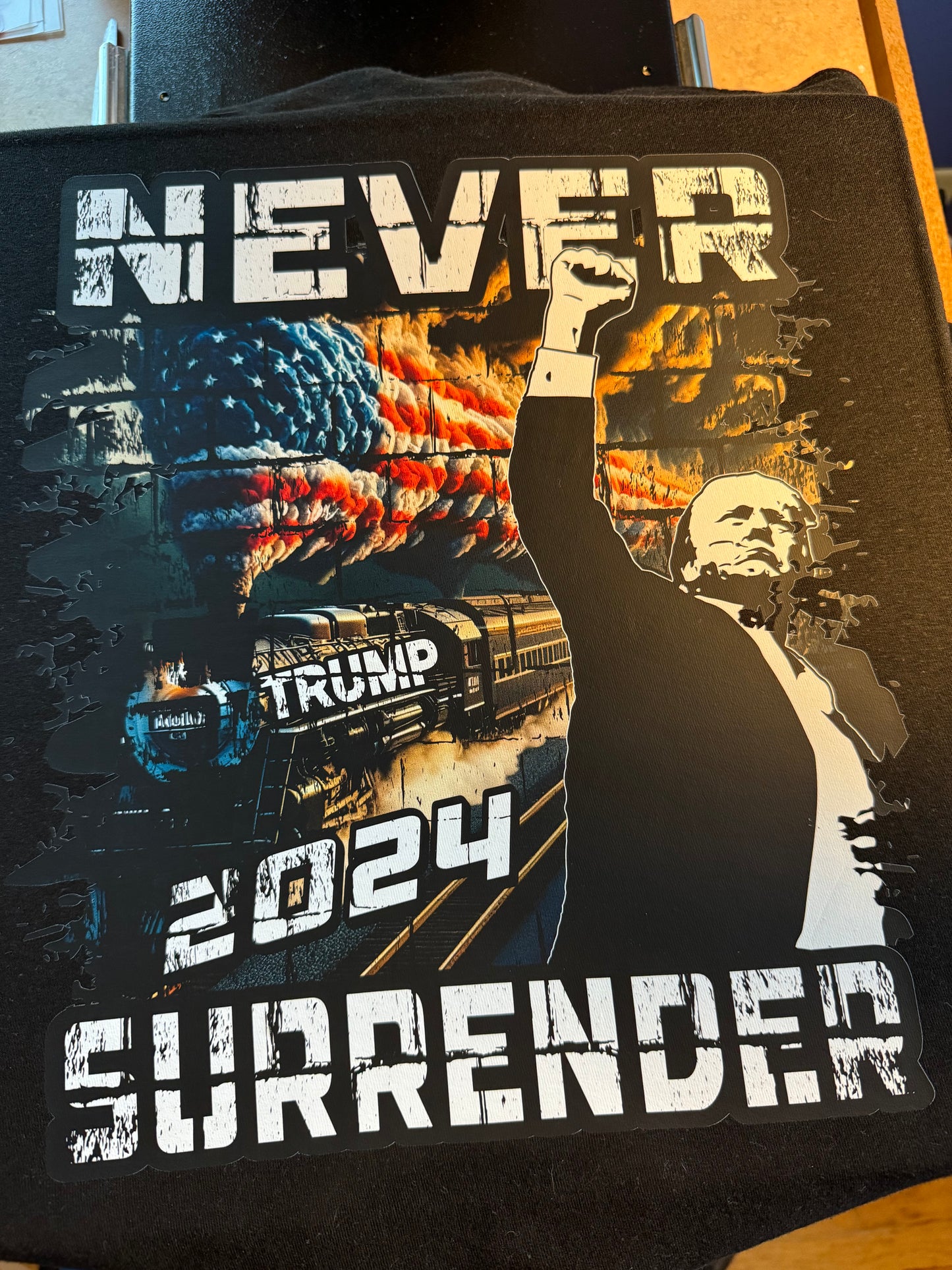 Trump "Never Surrender" Tee