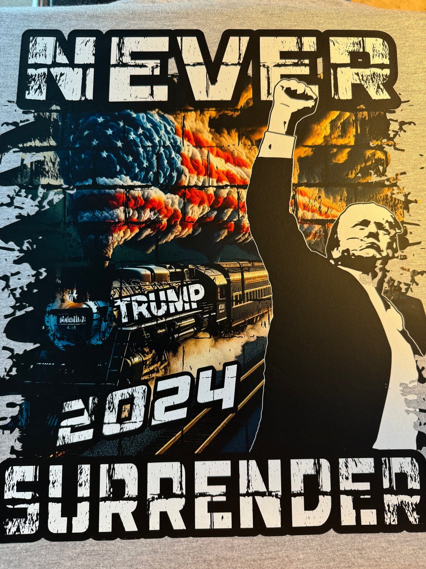 Trump "Never Surrender" Tee