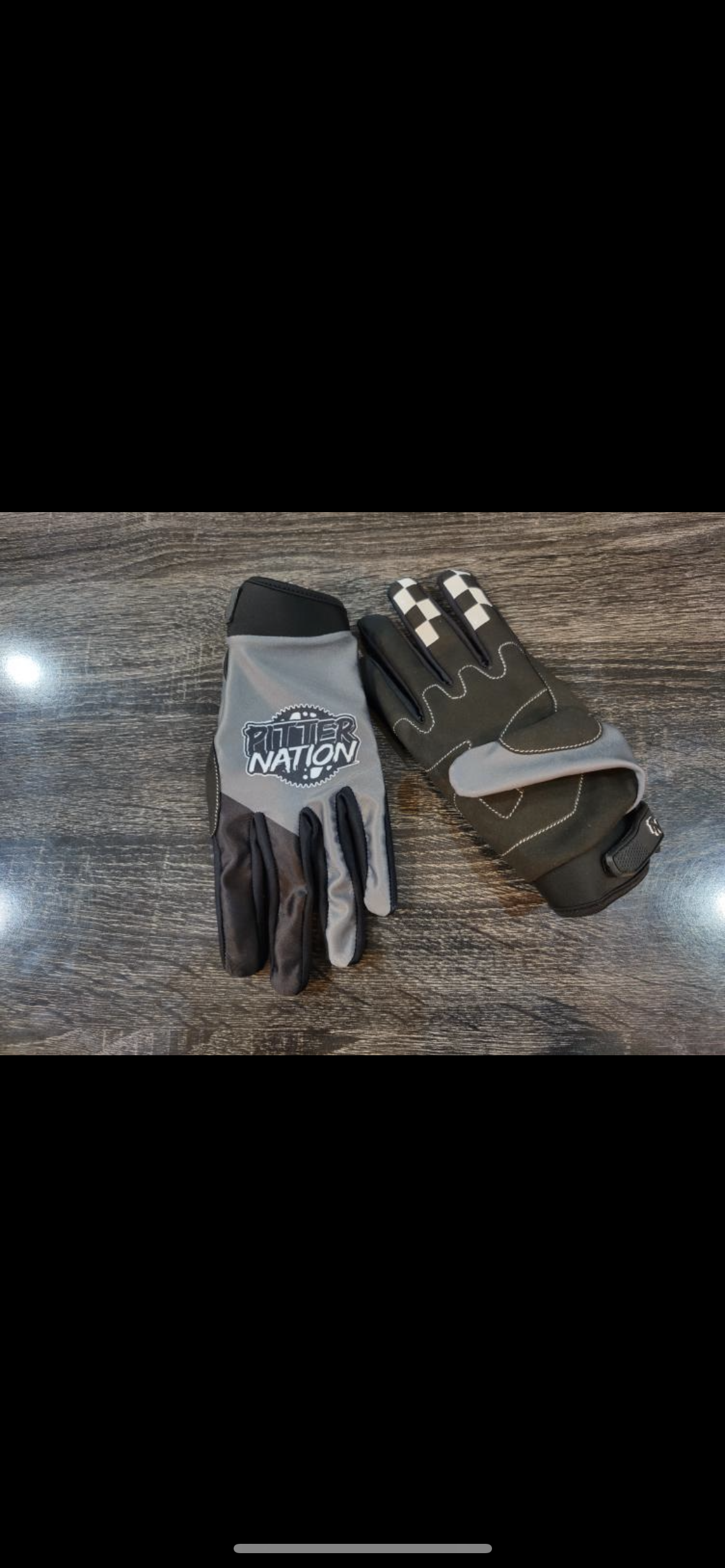 Pitter Gloves