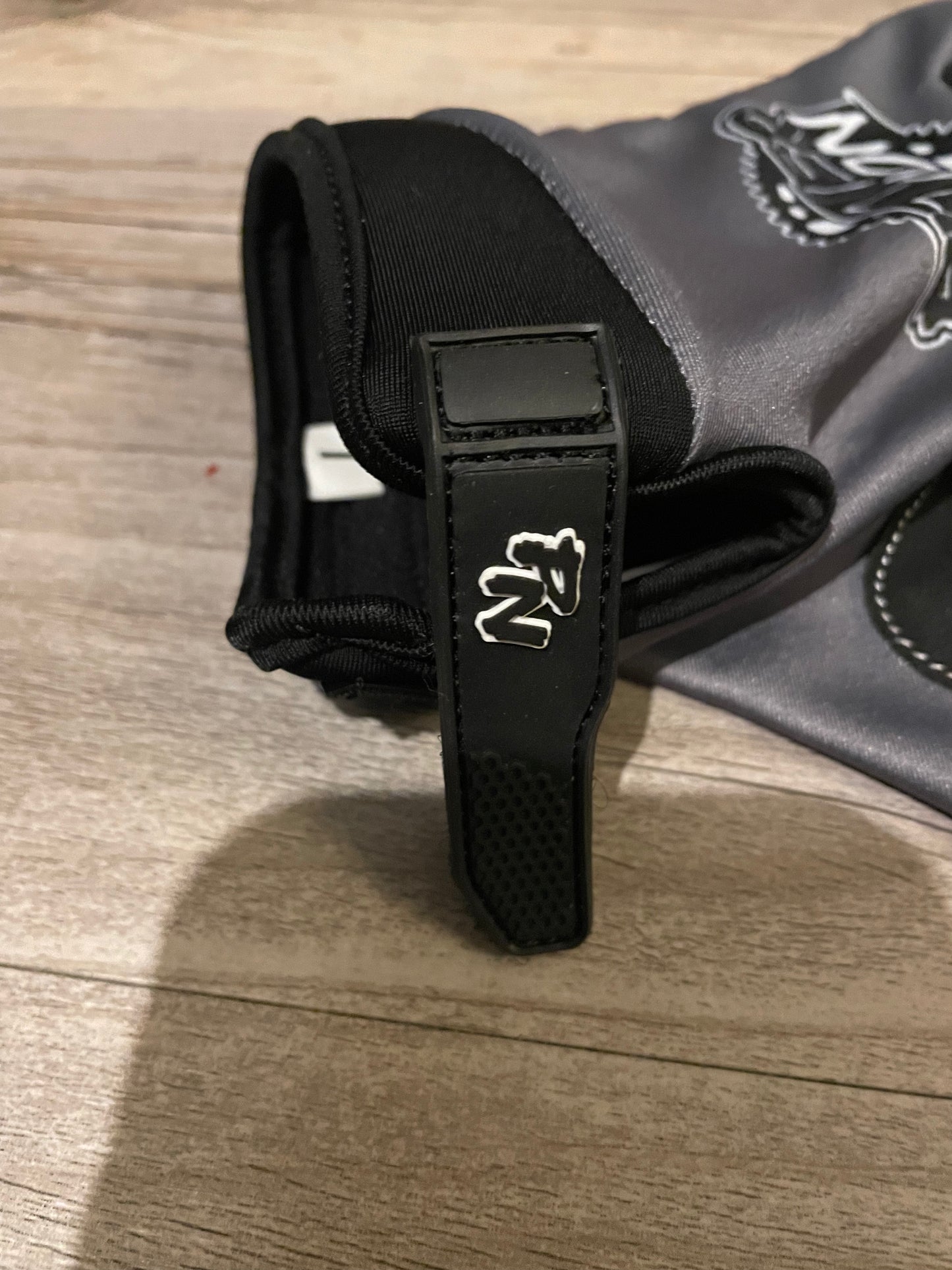 Pitter Gloves